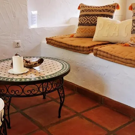 Roca Verde, Boutique